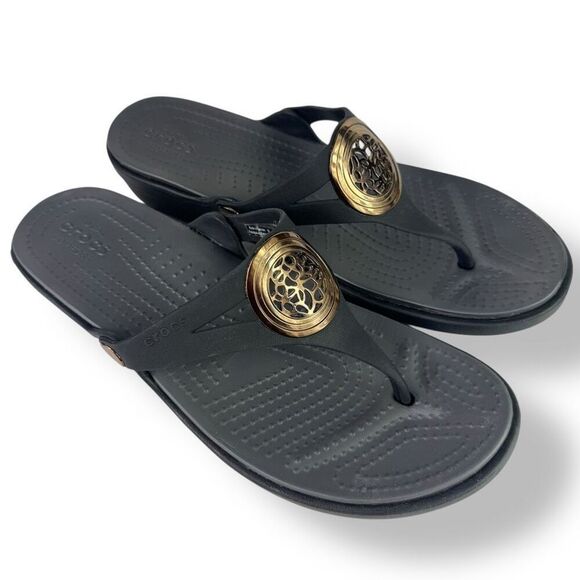 Crocs Sanrah Wedge Sandals Black Metallic Gold Circle Medallion Ring Womens 11 - Picture 13 of 13